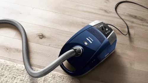 Staubsauger mit Beutel 2